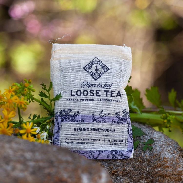 PIPER & LEAF TEA CO.
Healing Honeysuckle Muslin Bag of Loose Leaf Tea - 15 Servings